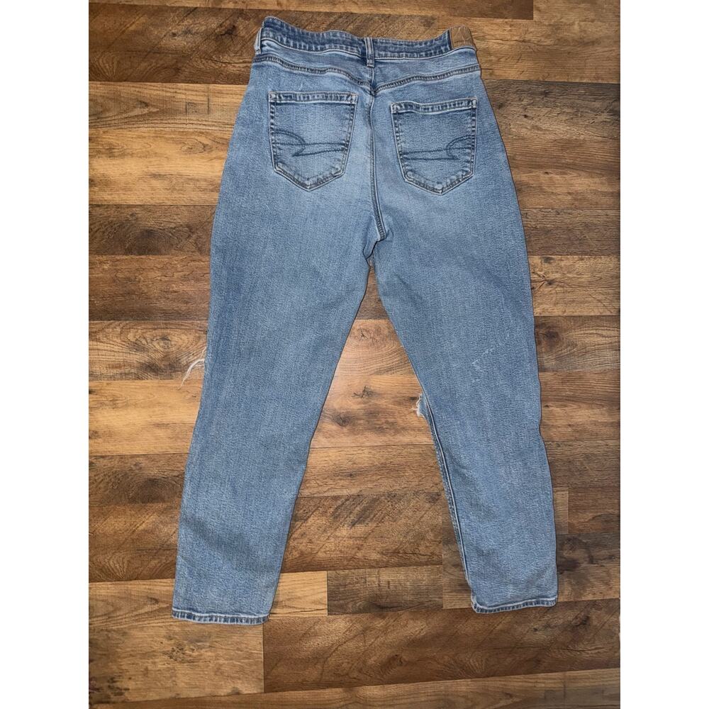 American Eagle women’s STRIGID distressed mom jeans - Picture 15 of 16